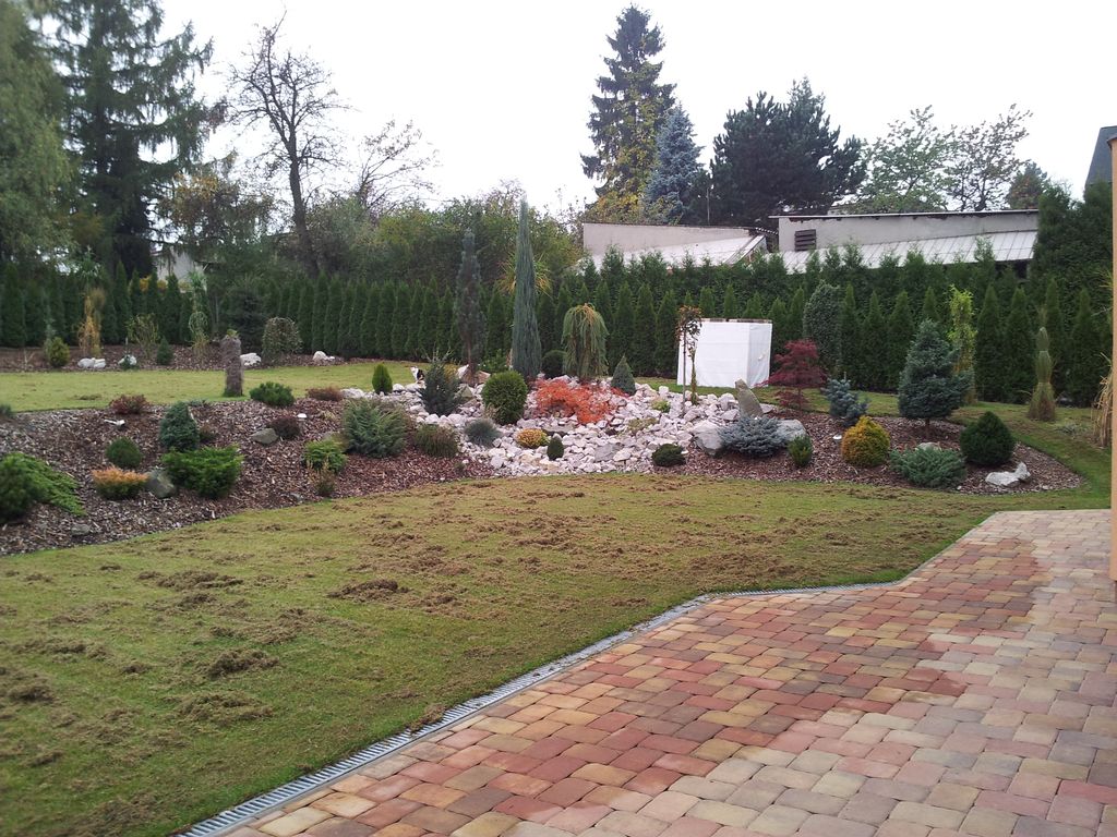 Zahrada 2012 - ruzné pokusy 
